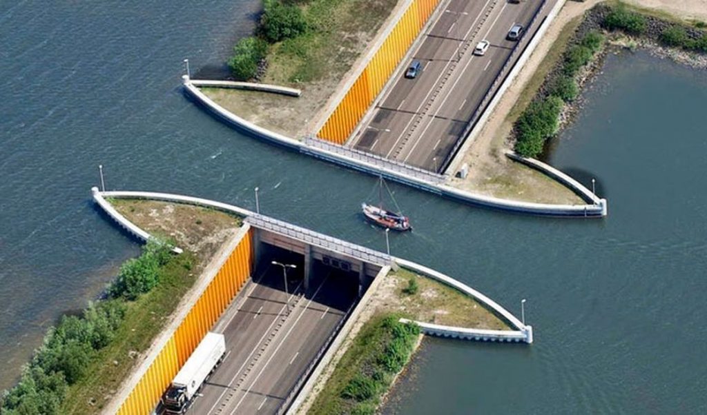 Tunel bajo del agua Holanda
